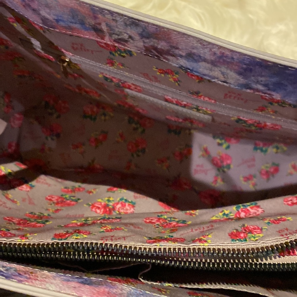Betsey Johnson Grey Floral Blue Purple Purse Tote Bag with Wristlet - Picture 8 of 9